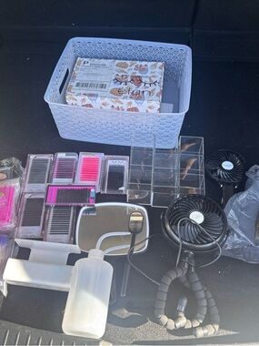 Lash extension supplies